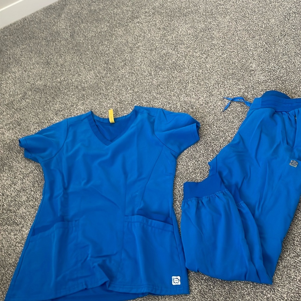 Wonderwink jogger scrub set